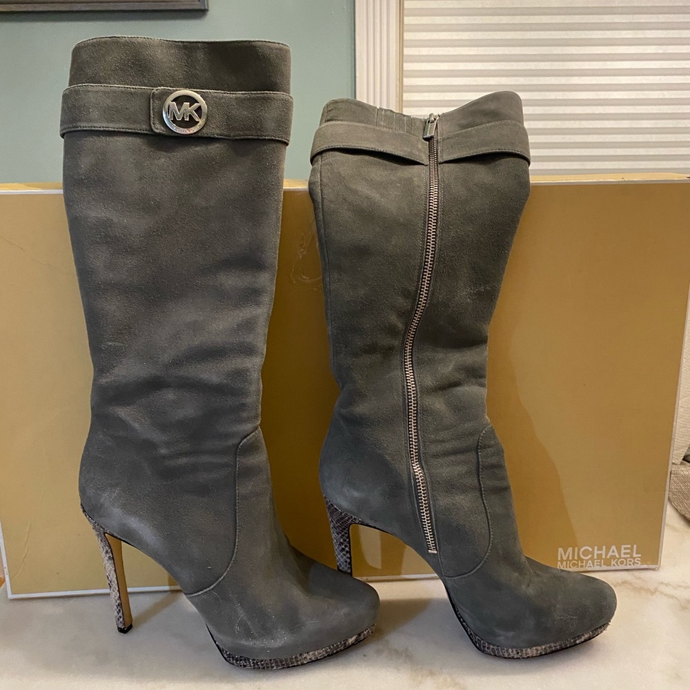 GORGEOUS MICHEAL KORS BOOTS size 8.5